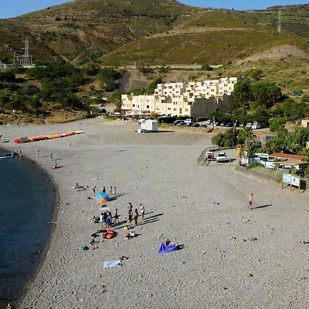 Lovely 1-Bed Apartment Literally On The Beach Cerbère Exterior foto
